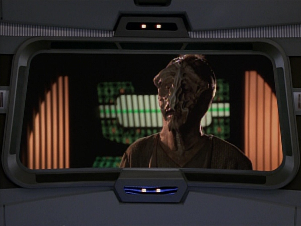 extant_StarTrekVoyager_4x03-DayOfHonor_3936.jpg