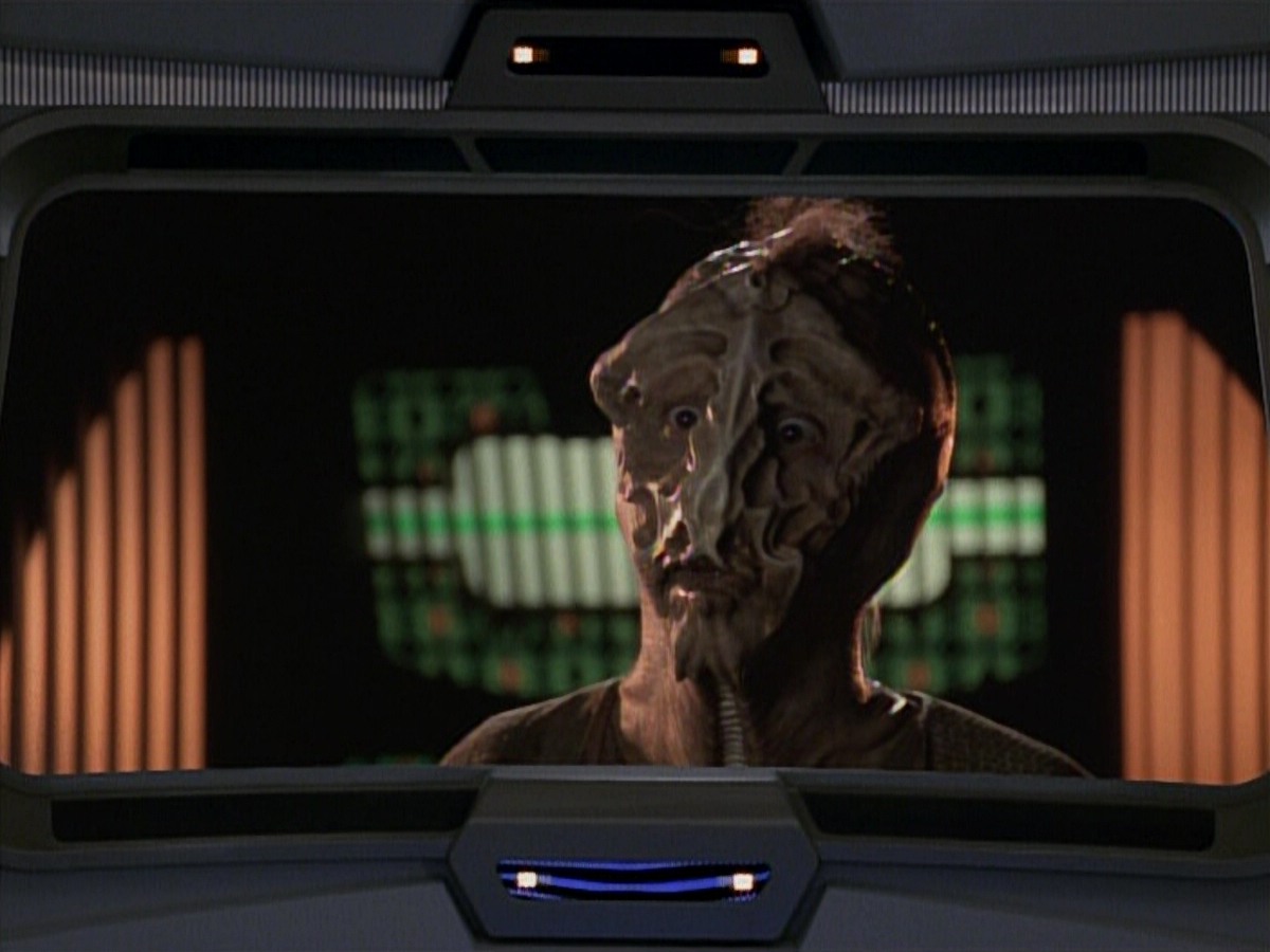 extant_StarTrekVoyager_4x03-DayOfHonor_3958.jpg