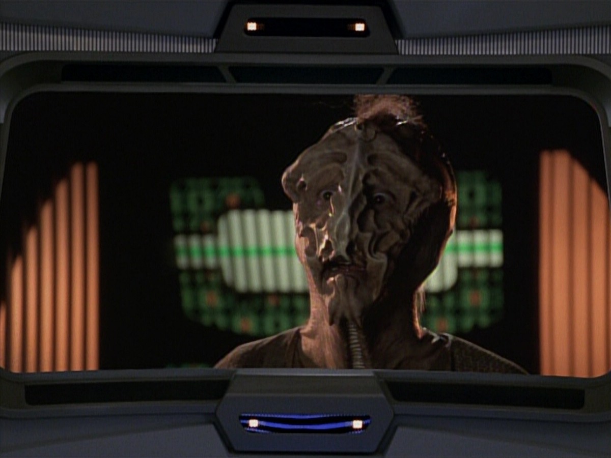 extant_StarTrekVoyager_4x03-DayOfHonor_3966.jpg