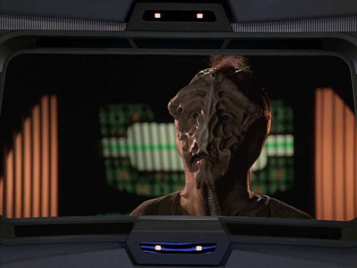 extant_StarTrekVoyager_4x03-DayOfHonor_3968.jpg