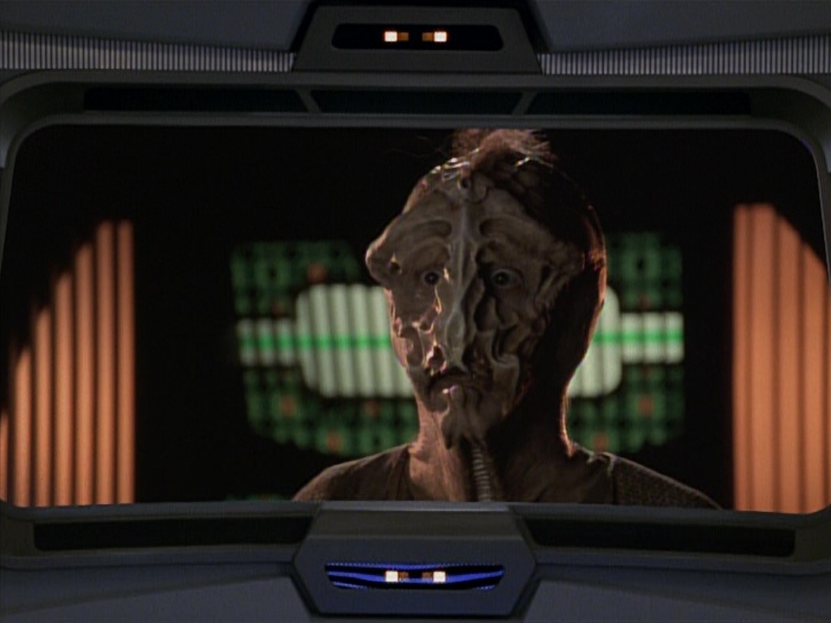 extant_StarTrekVoyager_4x03-DayOfHonor_3973.jpg