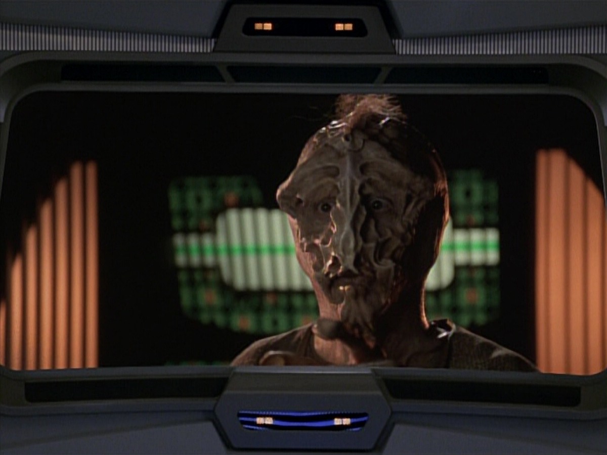 extant_StarTrekVoyager_4x03-DayOfHonor_3982.jpg
