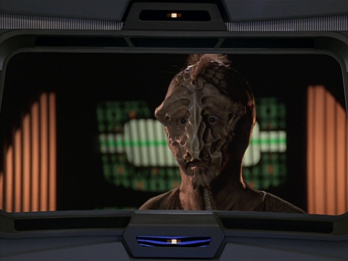 extant_StarTrekVoyager_4x03-DayOfHonor_3991.jpg