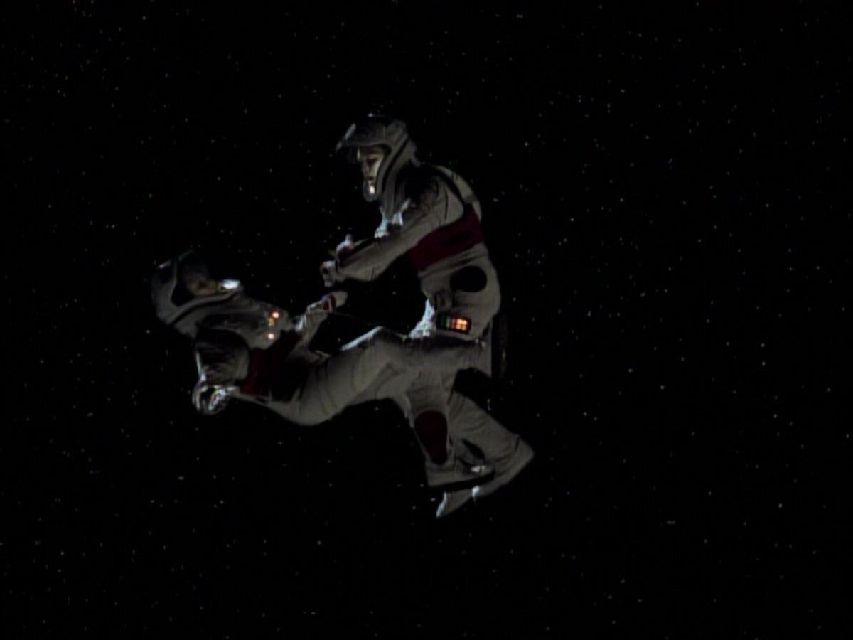 extant_StarTrekVoyager_4x03-DayOfHonor_4011.jpg