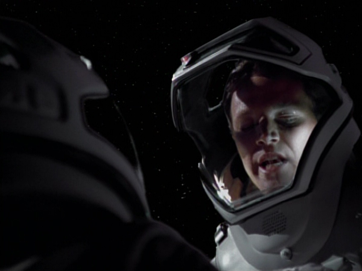 extant_StarTrekVoyager_4x03-DayOfHonor_4019.jpg