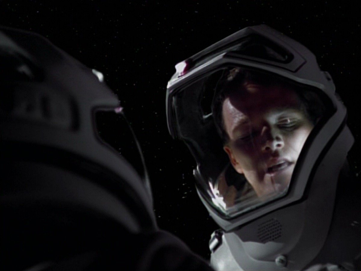 extant_StarTrekVoyager_4x03-DayOfHonor_4021.jpg