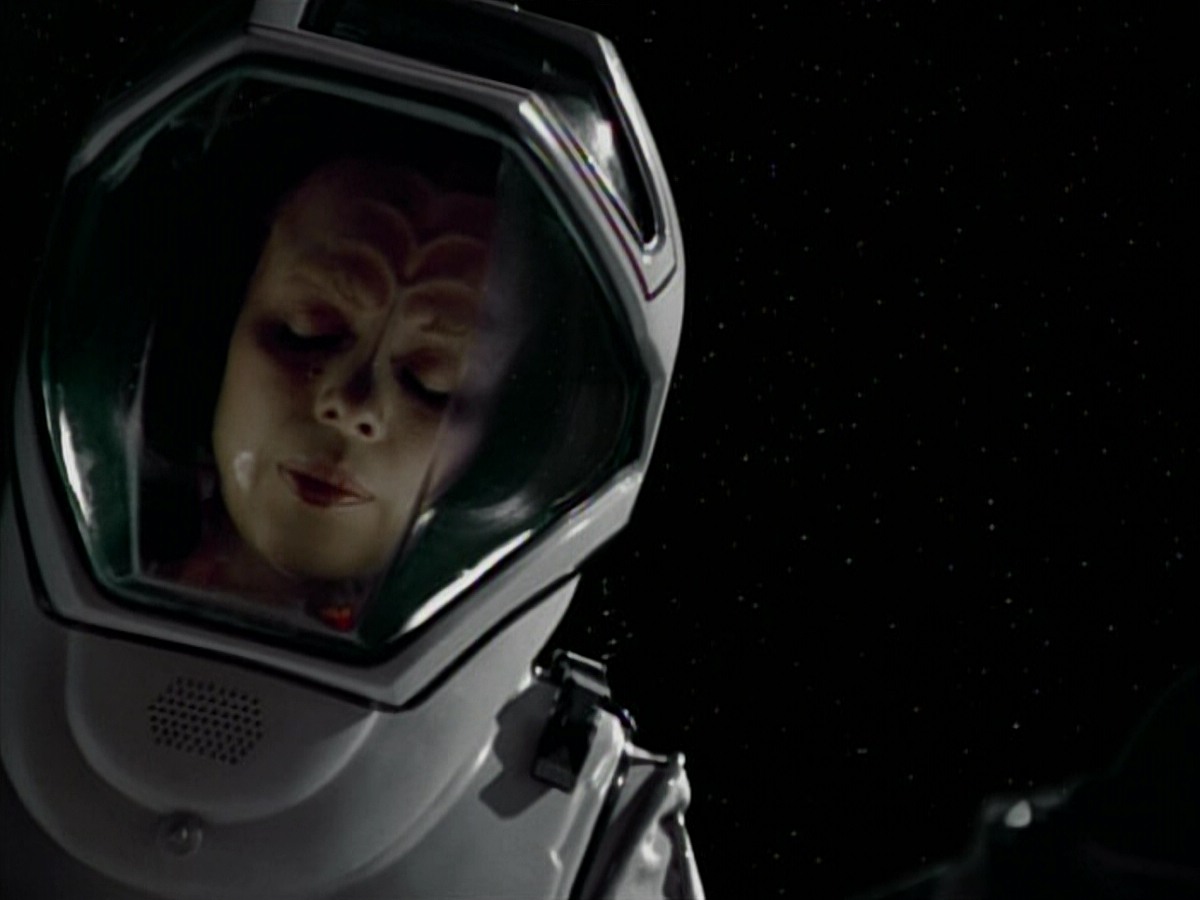 extant_StarTrekVoyager_4x03-DayOfHonor_4025.jpg
