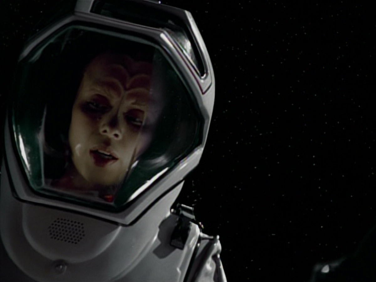 extant_StarTrekVoyager_4x03-DayOfHonor_4029.jpg