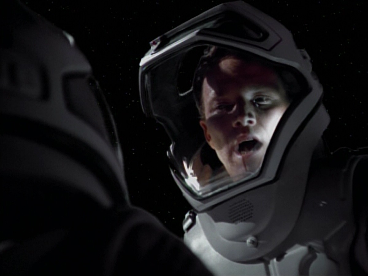 extant_StarTrekVoyager_4x03-DayOfHonor_4032.jpg