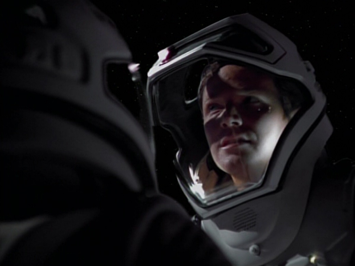 extant_StarTrekVoyager_4x03-DayOfHonor_4045.jpg