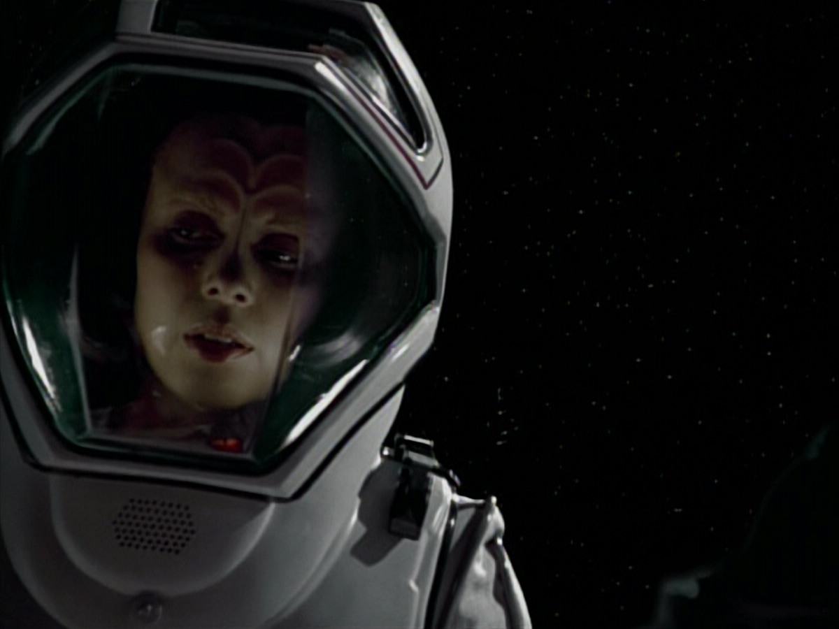extant_StarTrekVoyager_4x03-DayOfHonor_4049.jpg