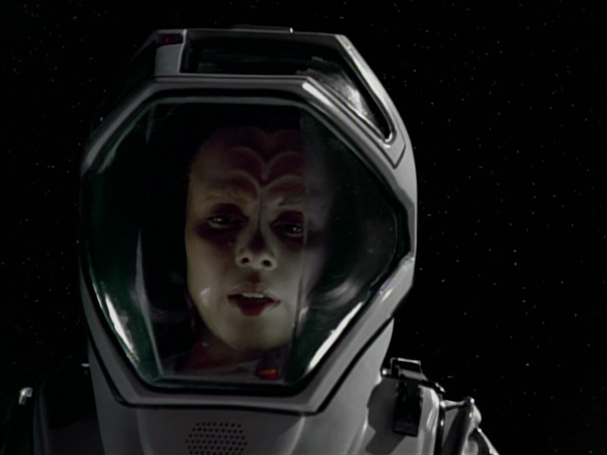 extant_StarTrekVoyager_4x03-DayOfHonor_4072.jpg