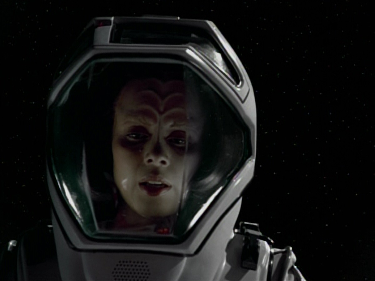 extant_StarTrekVoyager_4x03-DayOfHonor_4073.jpg