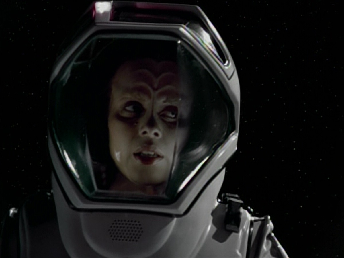 extant_StarTrekVoyager_4x03-DayOfHonor_4075.jpg
