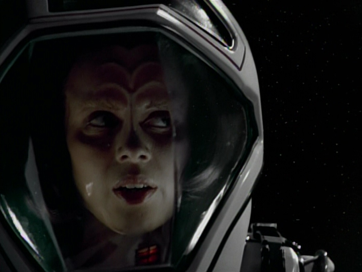 extant_StarTrekVoyager_4x03-DayOfHonor_4089.jpg