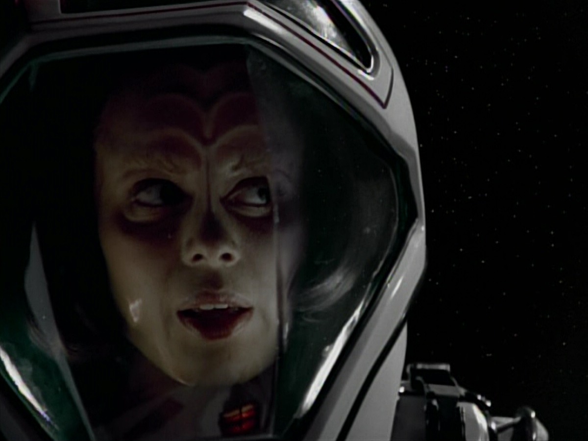 extant_StarTrekVoyager_4x03-DayOfHonor_4093.jpg
