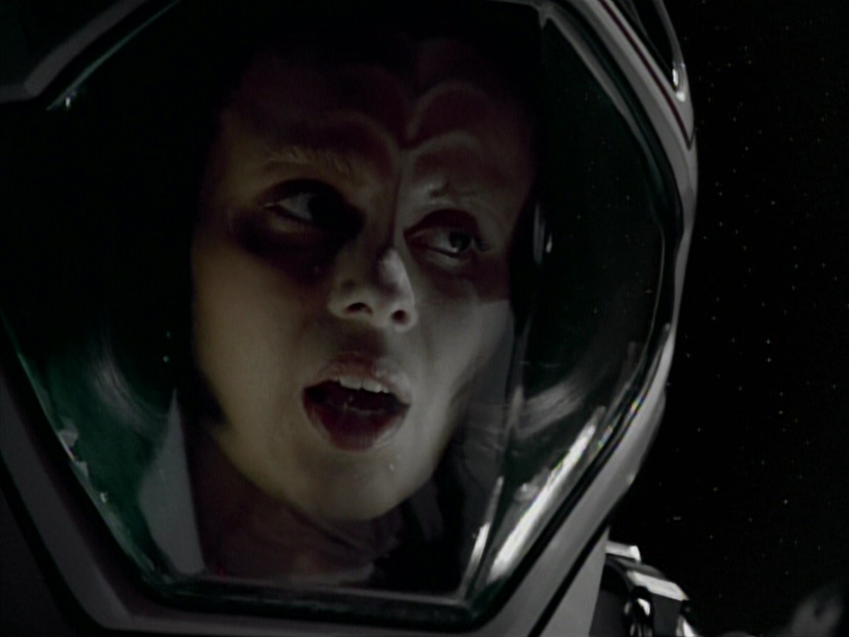 extant_StarTrekVoyager_4x03-DayOfHonor_4106.jpg