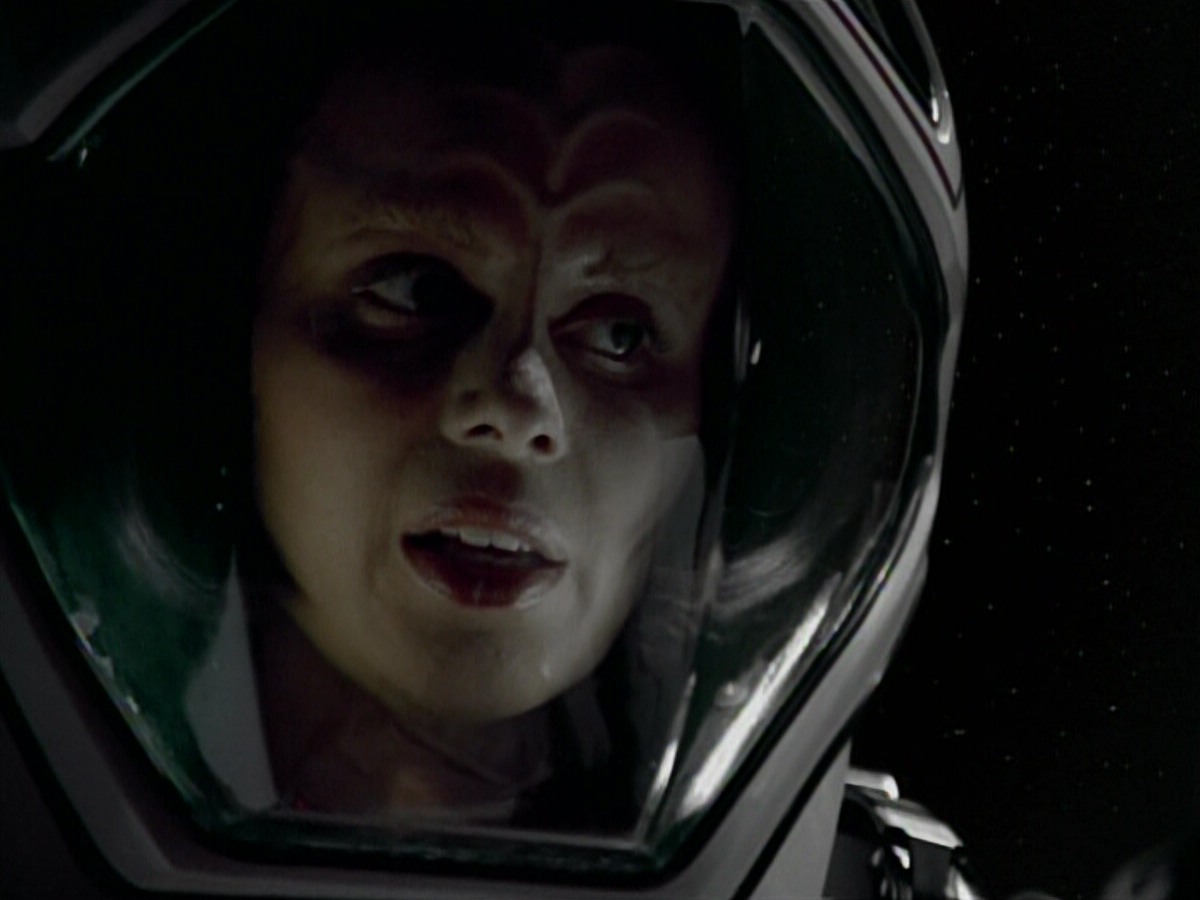 extant_StarTrekVoyager_4x03-DayOfHonor_4107.jpg