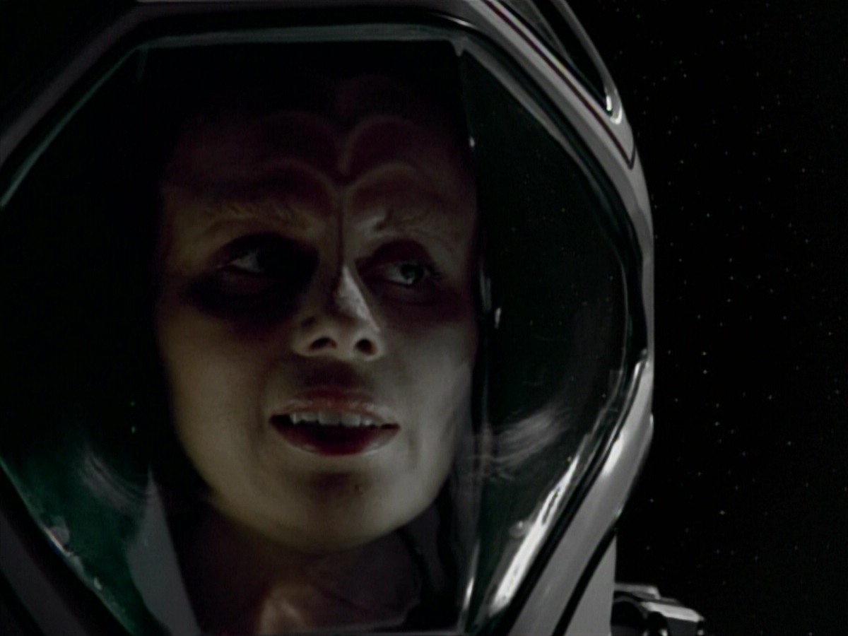 extant_StarTrekVoyager_4x03-DayOfHonor_4127.jpg