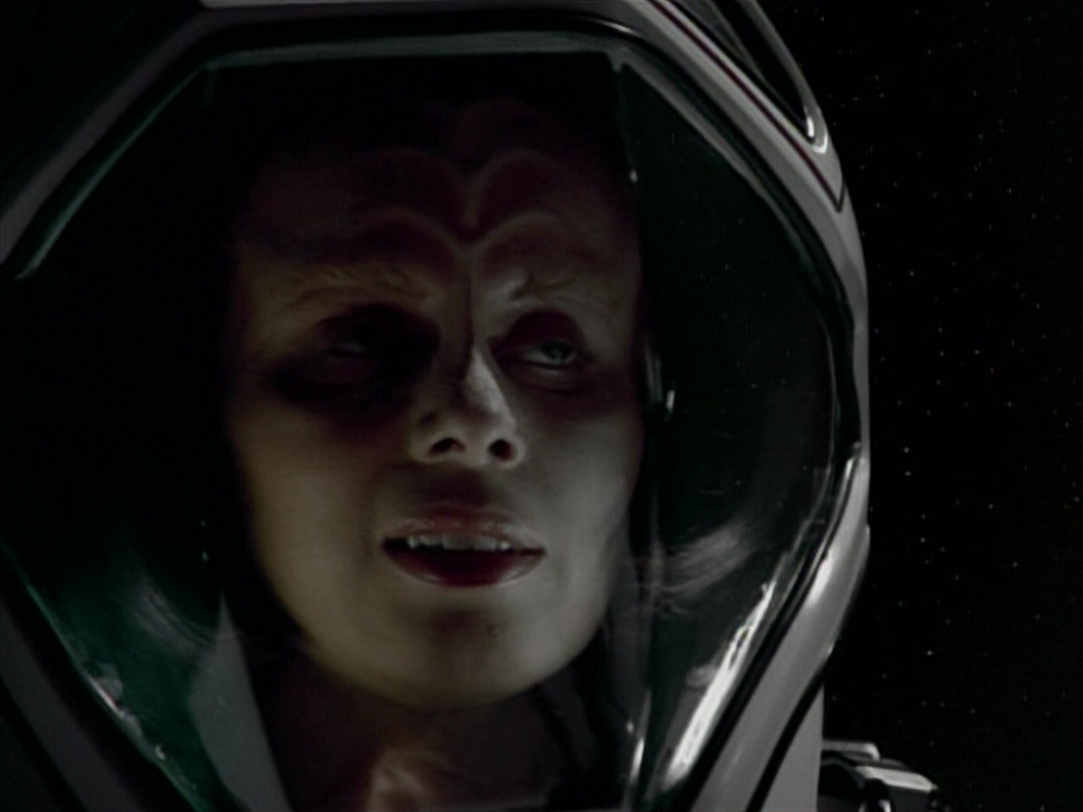 extant_StarTrekVoyager_4x03-DayOfHonor_4130.jpg