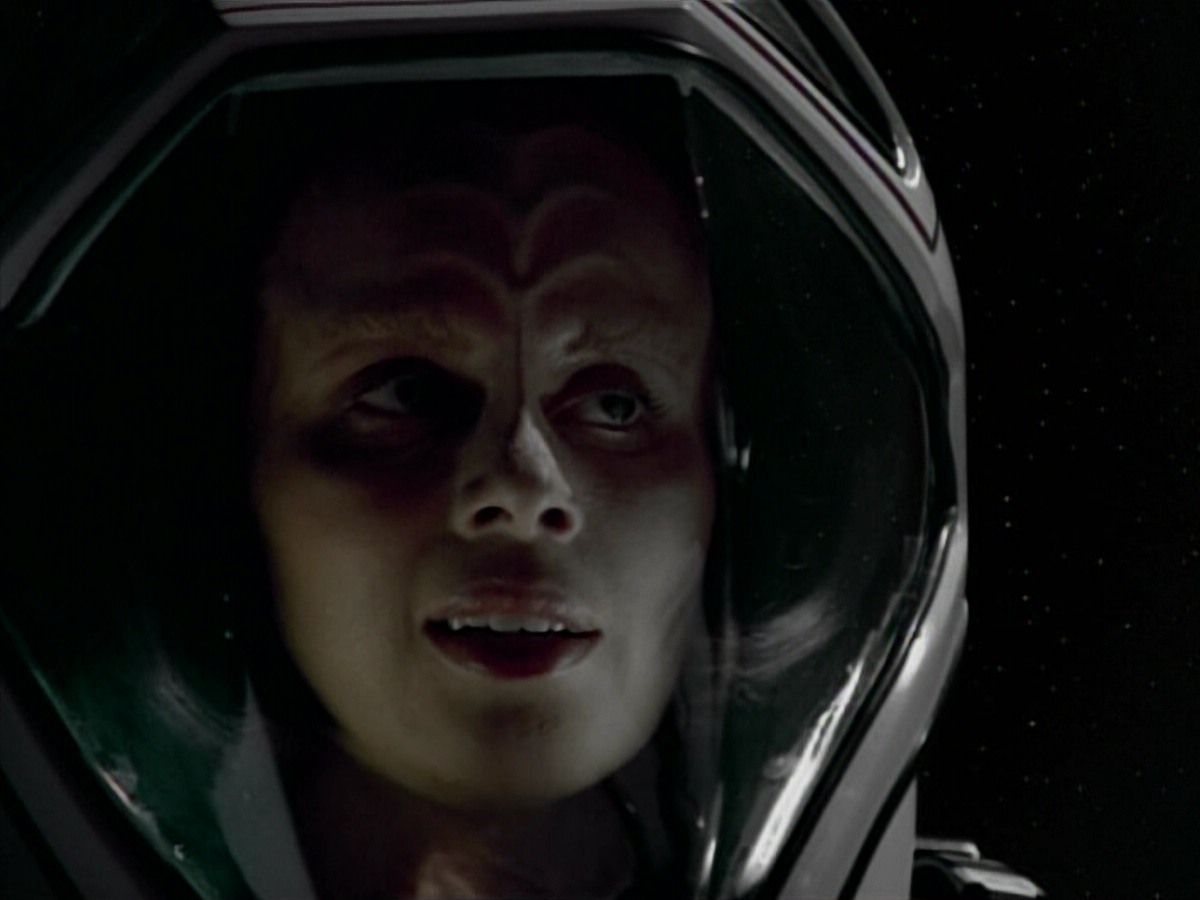 extant_StarTrekVoyager_4x03-DayOfHonor_4131.jpg