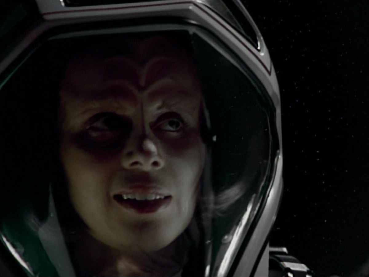 extant_StarTrekVoyager_4x03-DayOfHonor_4141.jpg