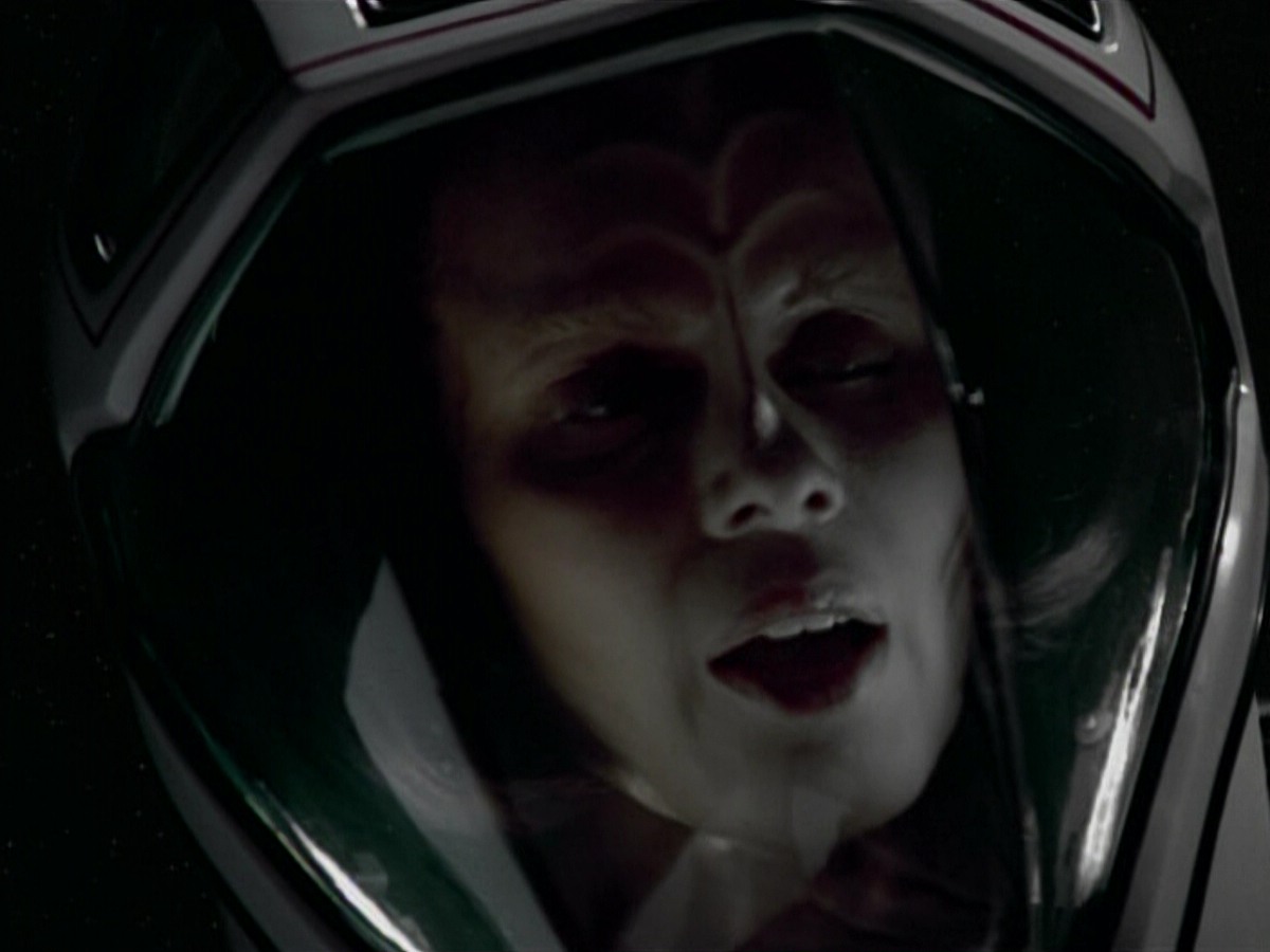 extant_StarTrekVoyager_4x03-DayOfHonor_4166.jpg