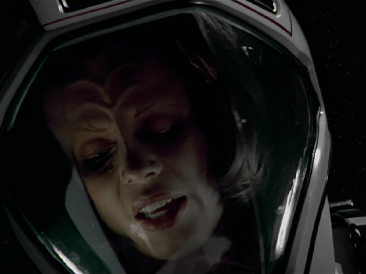 extant_StarTrekVoyager_4x03-DayOfHonor_4170.jpg