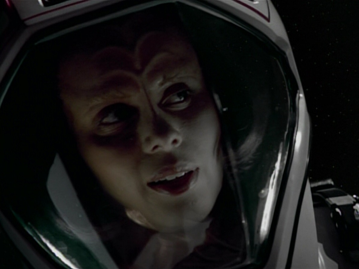 extant_StarTrekVoyager_4x03-DayOfHonor_4177.jpg