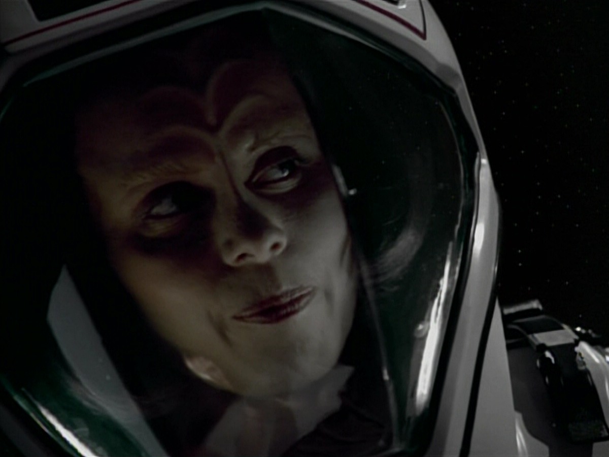 extant_StarTrekVoyager_4x03-DayOfHonor_4178.jpg