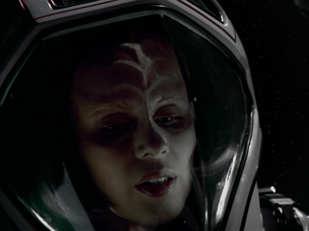 extant_StarTrekVoyager_4x03-DayOfHonor_4203.jpg