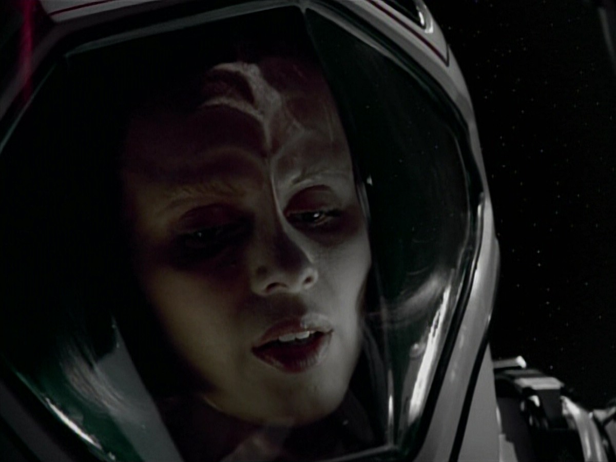 extant_StarTrekVoyager_4x03-DayOfHonor_4205.jpg