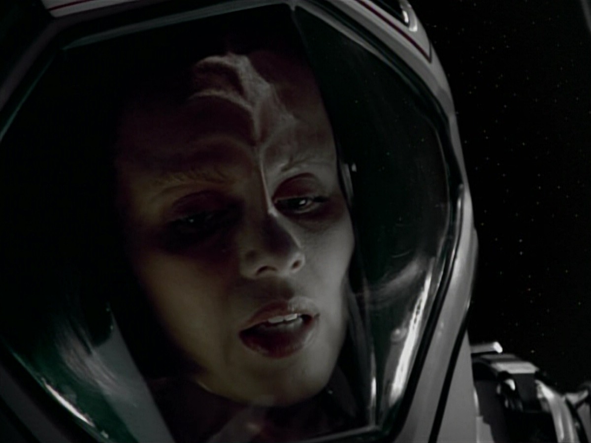 extant_StarTrekVoyager_4x03-DayOfHonor_4208.jpg