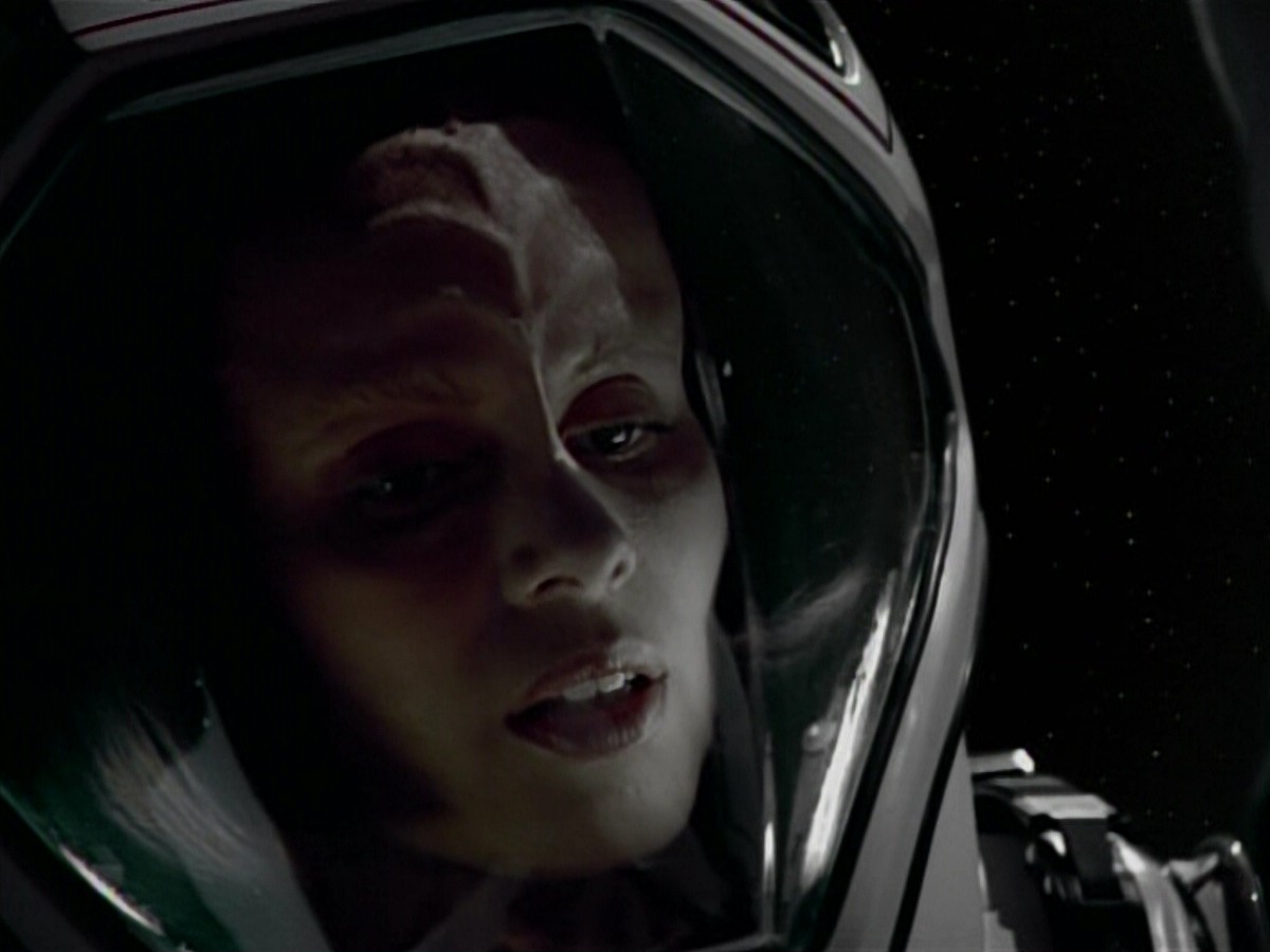 extant_StarTrekVoyager_4x03-DayOfHonor_4212.jpg