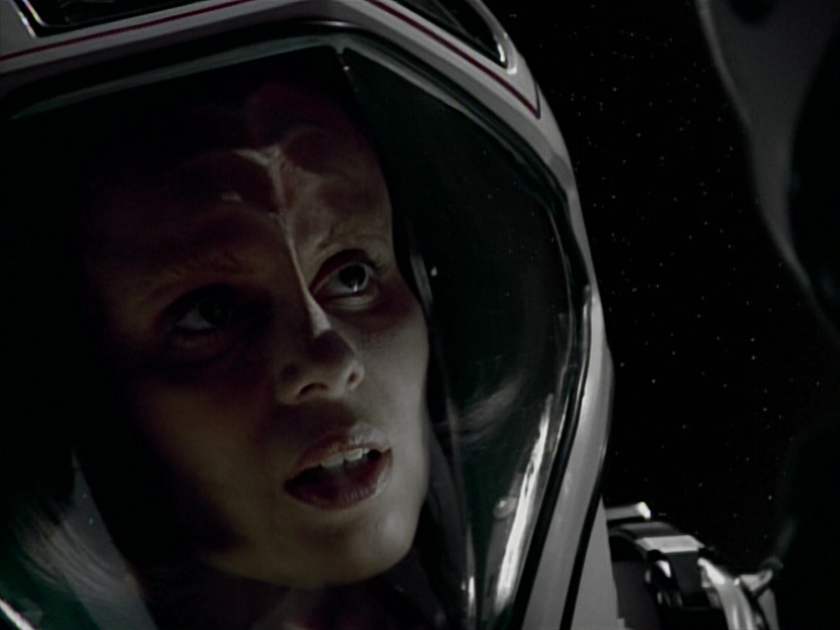 extant_StarTrekVoyager_4x03-DayOfHonor_4215.jpg