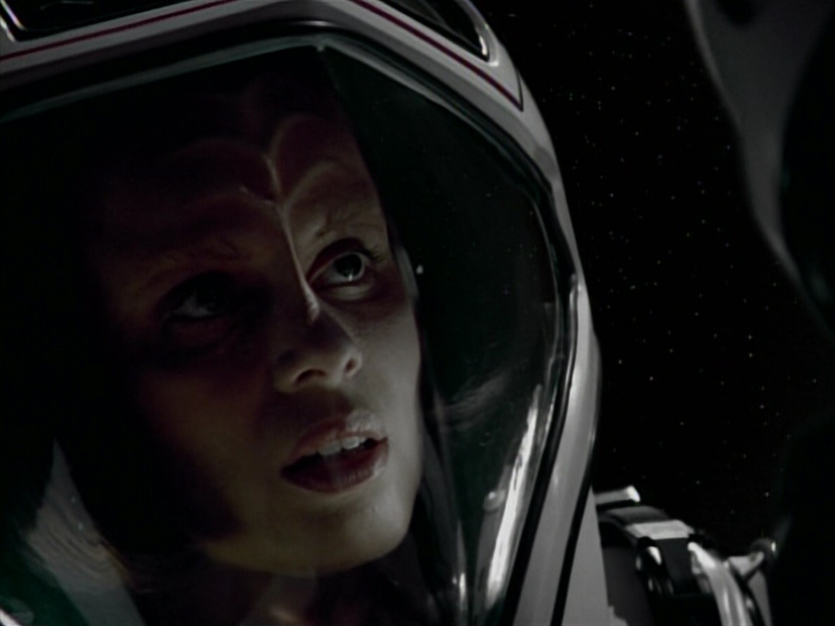 extant_StarTrekVoyager_4x03-DayOfHonor_4216.jpg