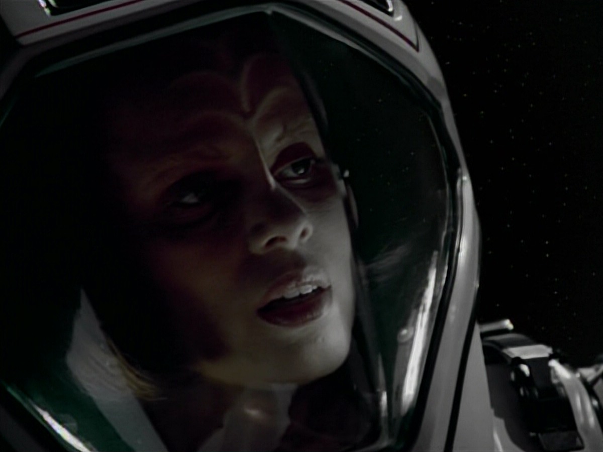 extant_StarTrekVoyager_4x03-DayOfHonor_4220.jpg