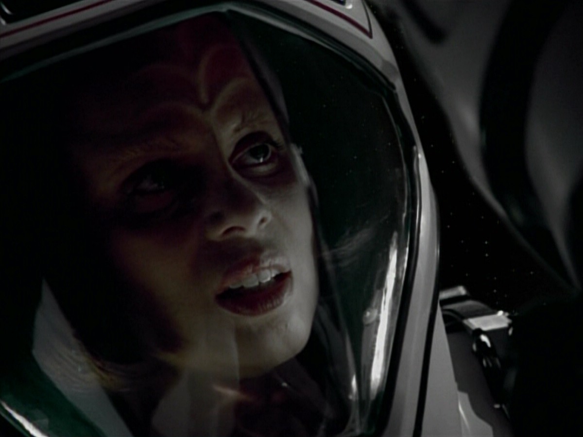 extant_StarTrekVoyager_4x03-DayOfHonor_4234.jpg