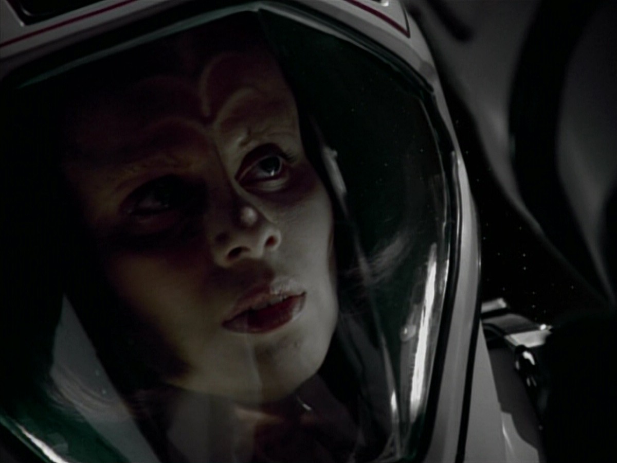 extant_StarTrekVoyager_4x03-DayOfHonor_4241.jpg