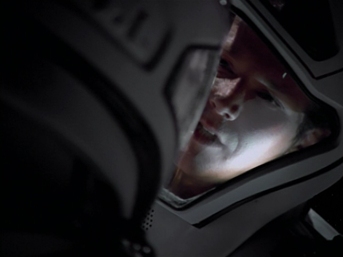 extant_StarTrekVoyager_4x03-DayOfHonor_4245.jpg