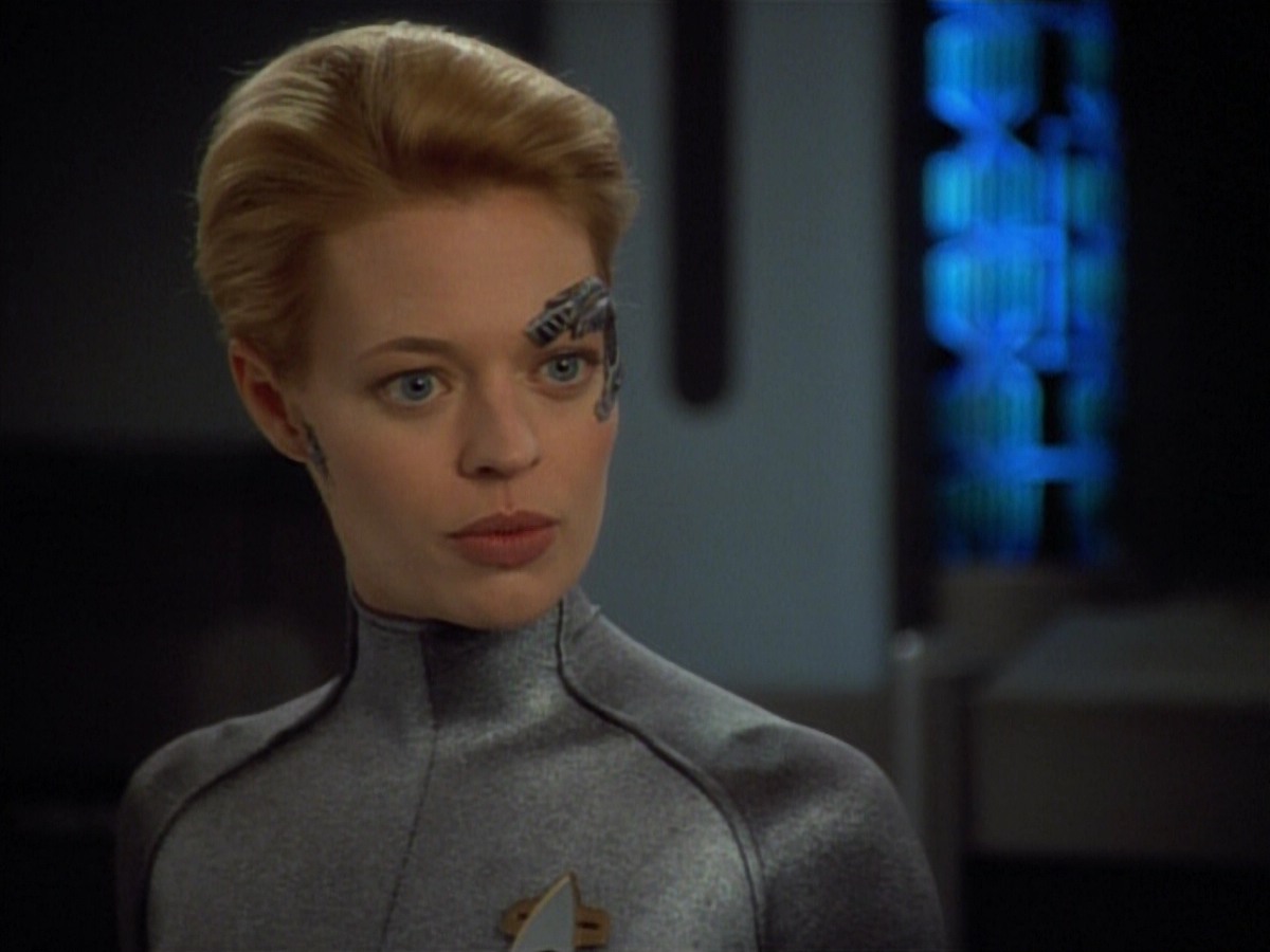 extant_StarTrekVoyager_4x03-DayOfHonor_4303.jpg