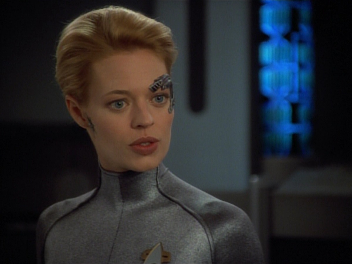 extant_StarTrekVoyager_4x03-DayOfHonor_4305.jpg