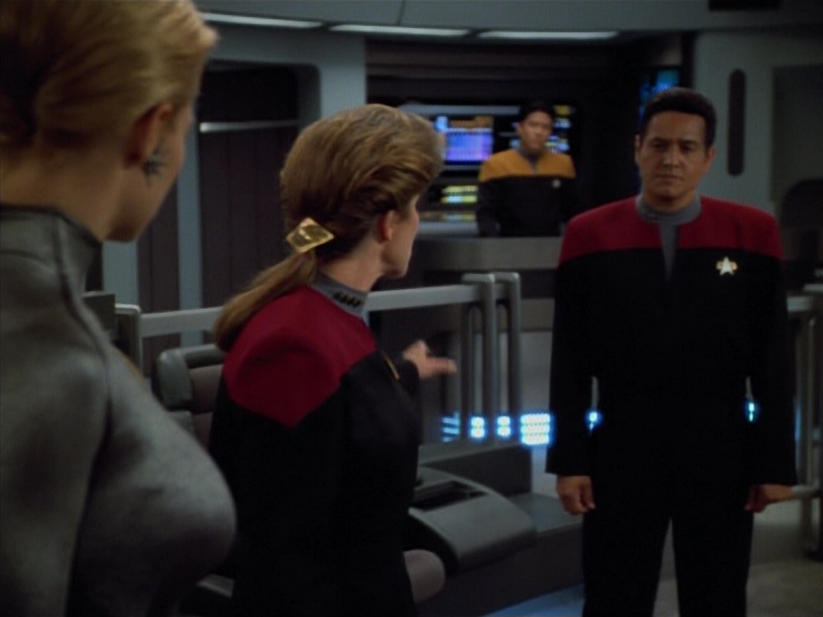 extant_StarTrekVoyager_4x03-DayOfHonor_4330.jpg