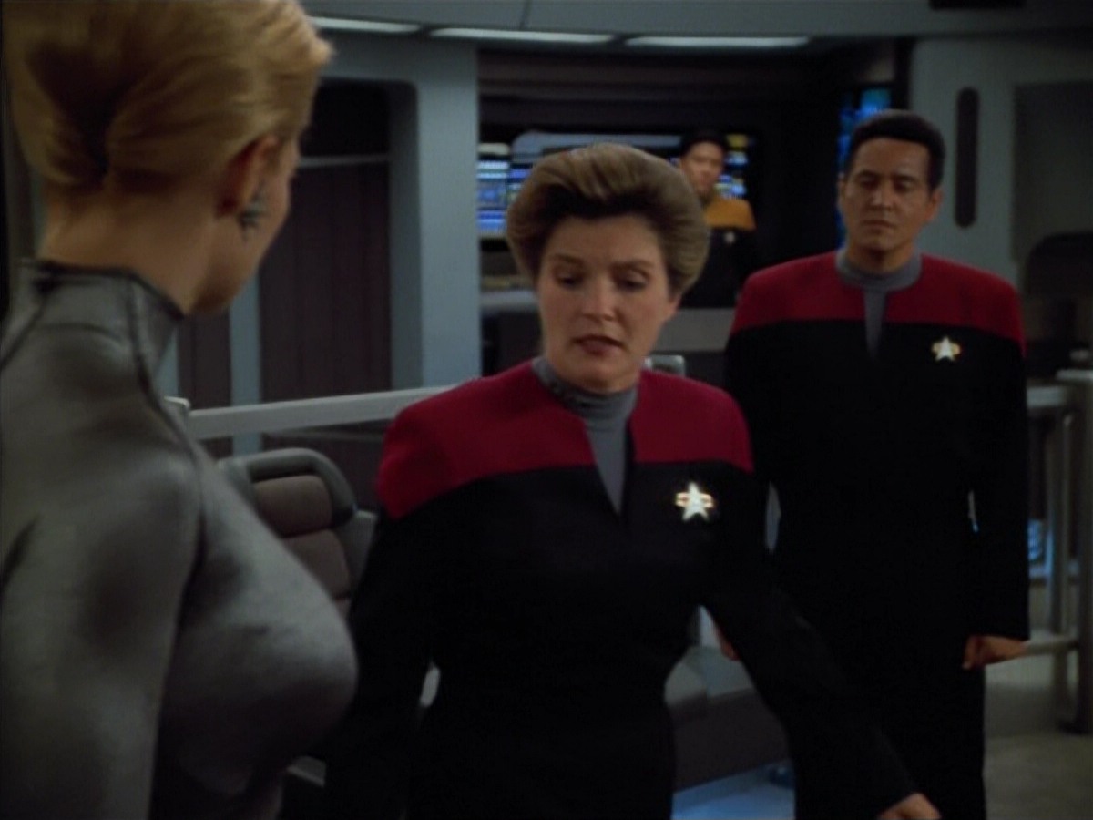 extant_StarTrekVoyager_4x03-DayOfHonor_4332.jpg