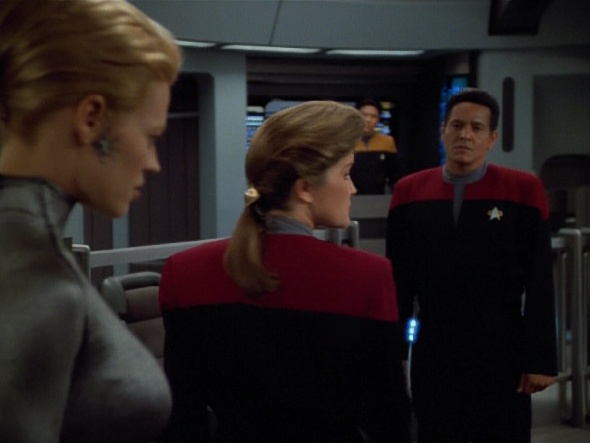extant_StarTrekVoyager_4x03-DayOfHonor_4355.jpg