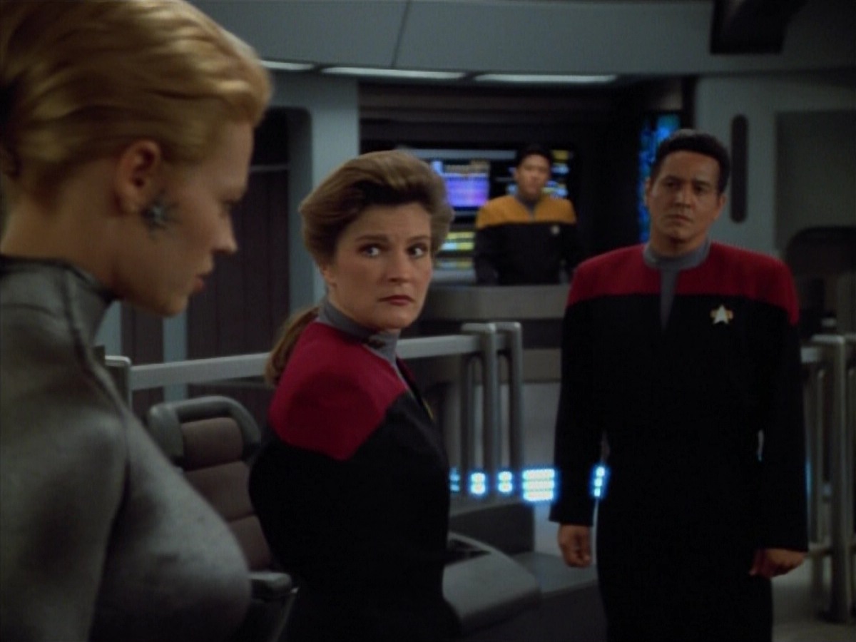 extant_StarTrekVoyager_4x03-DayOfHonor_4356.jpg