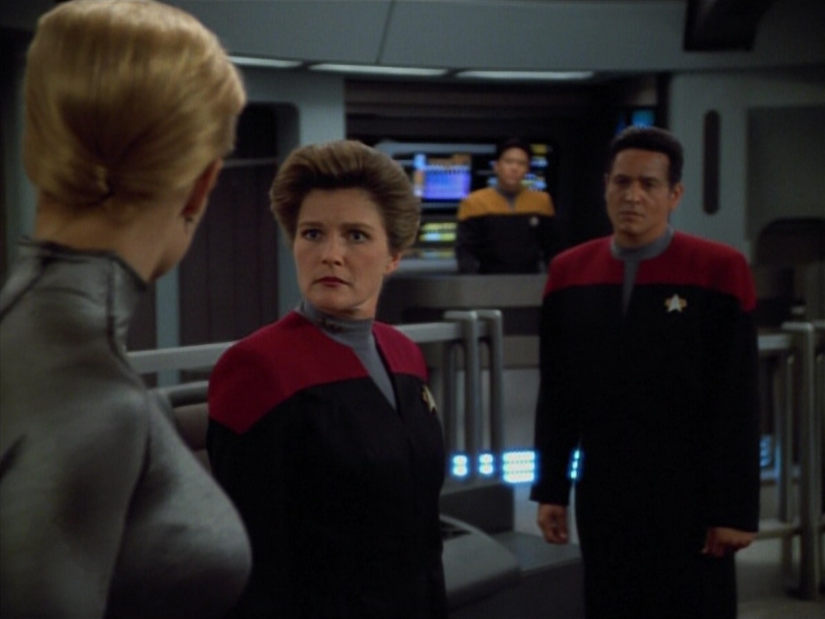 extant_StarTrekVoyager_4x03-DayOfHonor_4362.jpg