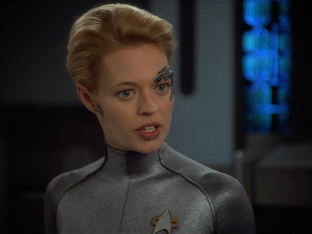 extant_StarTrekVoyager_4x03-DayOfHonor_4365.jpg