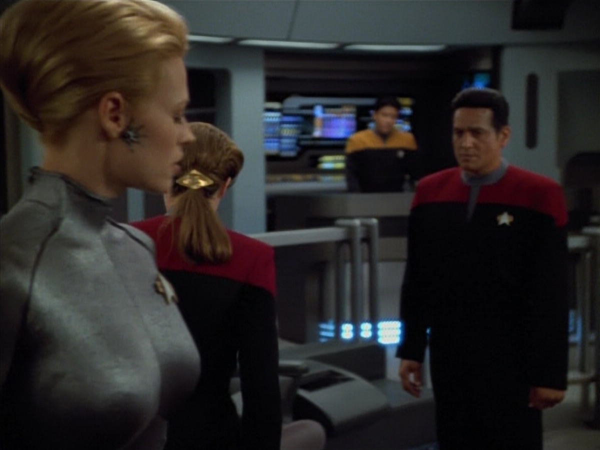 extant_StarTrekVoyager_4x03-DayOfHonor_4446.jpg