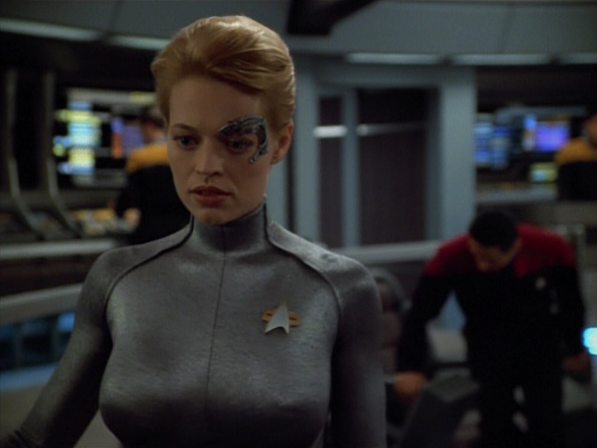extant_StarTrekVoyager_4x03-DayOfHonor_4450.jpg